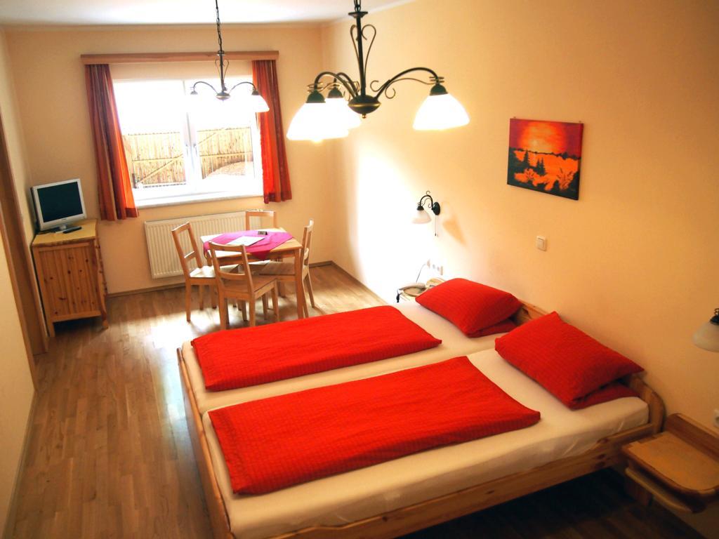 Gasthof Zur Donaubruecke Ardagger Markt Room photo